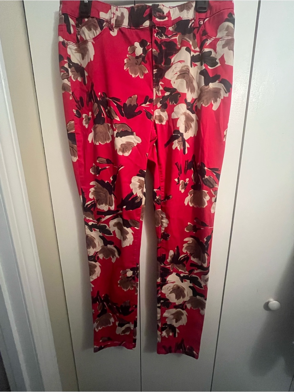 Chicos Red Floral Women’s Leggings. Cherry. Tomato. Bold. Dopamine. Whimsy.
